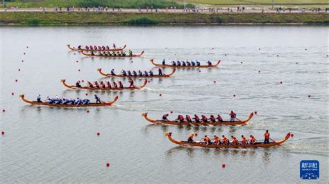 Състезания с драконови лодки