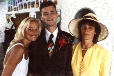 Hot Sexy Terri Dwyer Bikini Pics