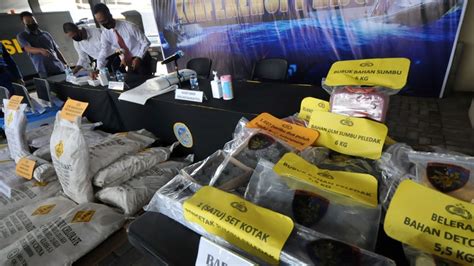 Ditpolair Polda Jatim Tangkap Pembuat Bom Ikan 40 Ton Bahan Peledak