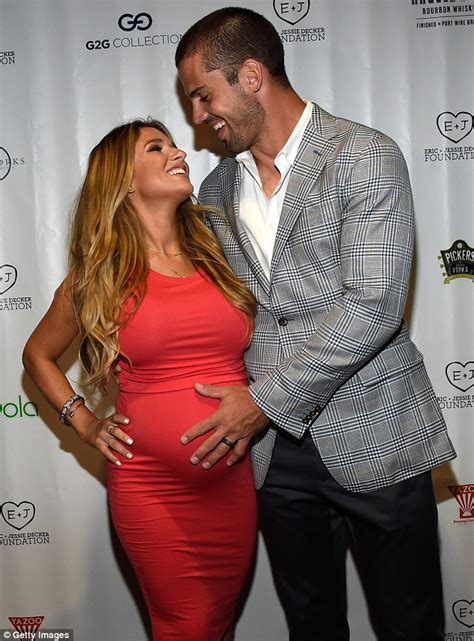 Pregnant Jessie James Decker Talks About Humongous Chest Daily Mail