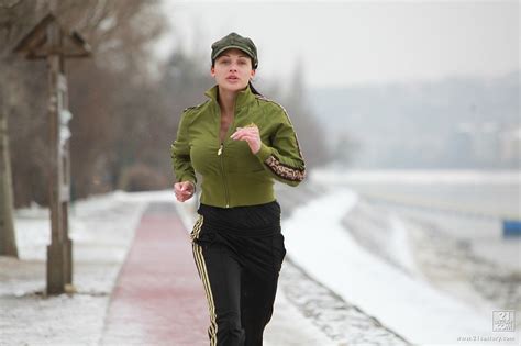 Curvy Aletta Ocean Doing Her Fitness Routine And Flashing Her Tits In Public Coedcherry
