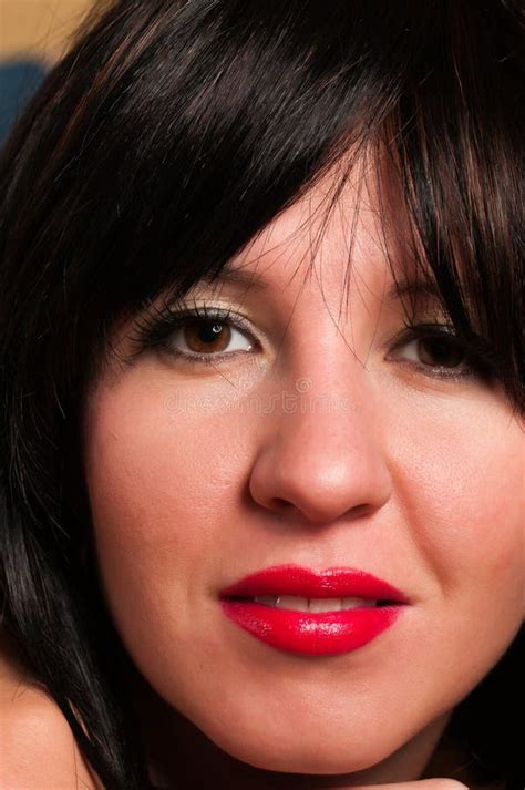 Brunette Foto De Archivo Imagen De Pelo Mujer Pista 24053294