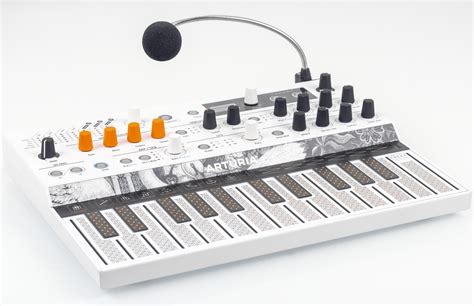 Arturia MicroFreak Vocoder Edition — синтезатор с вокодером и сенсорной ...