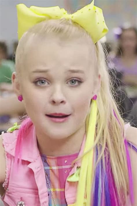 Jojo Siwa S Hairstyles Hair Colors Steal Her Style Jojo Siwa