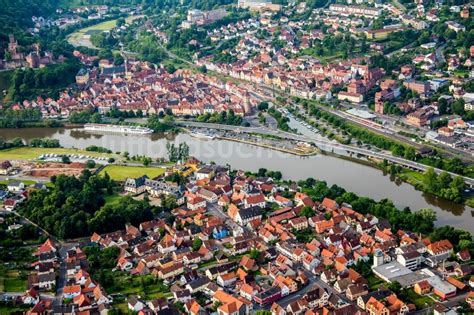 Wertheim Von Oben Uferbereiche Entlang Der Flu M Ndung Der Tauber