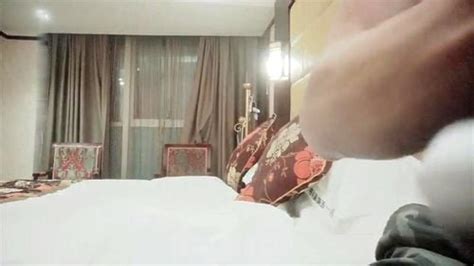 Watch 鸭哥手机软件约炮兼职妹穿上豹纹文胸水晶高跟激情啪 China Chinese Latina Porn SpankBang