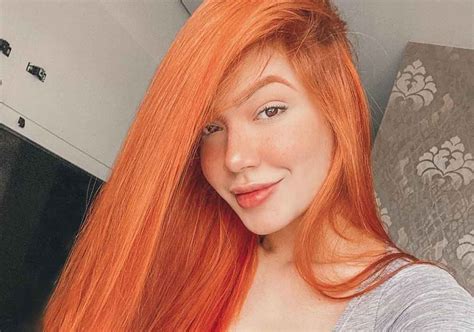 Lara Silva Encanta Selfie De Lingerie Na Sacada