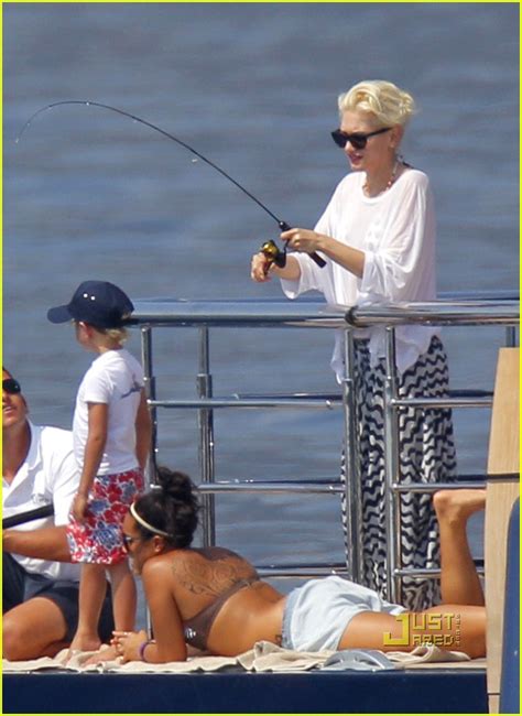 Photo Gwen Stefani Polka Dot Bikini 03 Photo 2546708 Just Jared