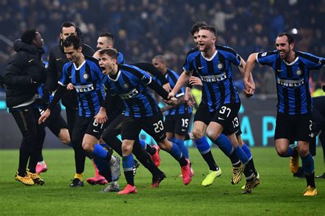 Inter win thrilling Milan derby to move top of Serie A | Inquirer Sports