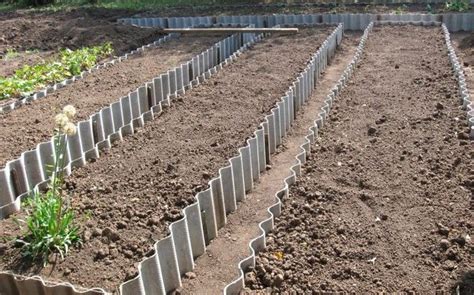 Как устроить поднятые грядки на участке своими руками: слои