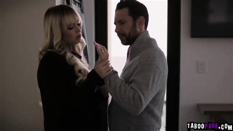 Real Estate Agent Lilly Bell Had An Energetic Sex