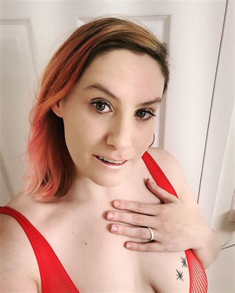 PAWG MILF Dances Playfully American Amateur Amateur Porn XHamster