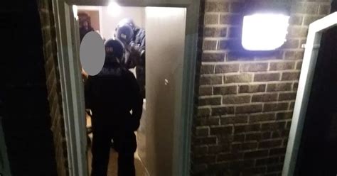 Watch As Police Carry Out Drugs Raid In Plymouth Devon Live