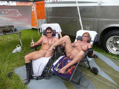 Mature Sluts Spreading Their Legs Displaying Pussy Porn Pictures Xxx