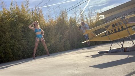 Rachelle Summers Blue Lingerie BTS ManyVids