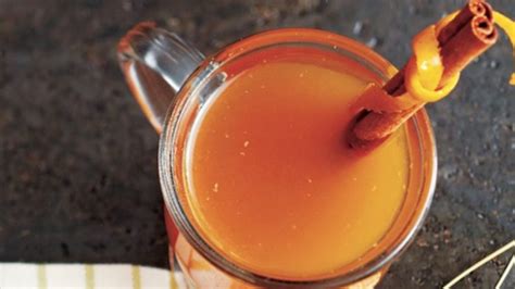 3 Easy Ways To Make A Hot Toddy Cocktail Chatelaine