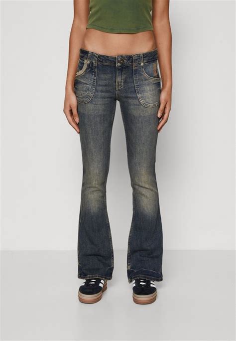 Bdg Urban Outfitters Tiana Mid Rise Flare Jeans Bootcut Washed