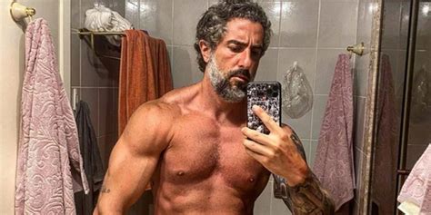 Marcos Mion após flagra em público tem foto íntima no banheiro vazada