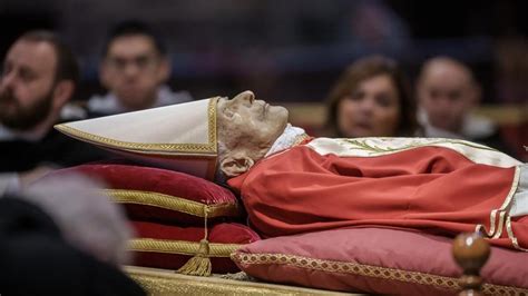 Así será el entierro de Benedicto XVI único en la historia y con más