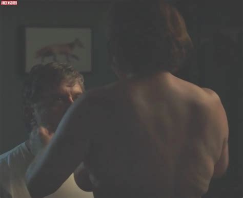 Naked Maude Guérin in 5e rang