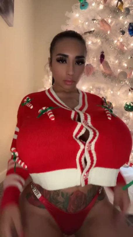 Busty Latina Tumbex