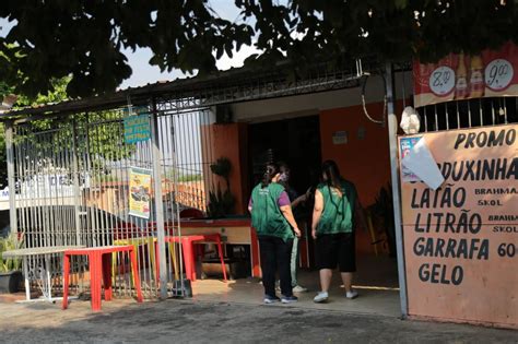 Vigilância Sanitária notifica bar por descumprimento de horário de