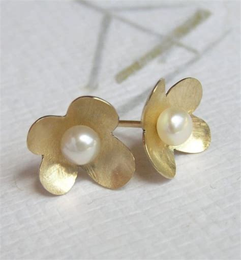 K Gold Flower Earrings With A Pearl K Gold Earrings K Etsy