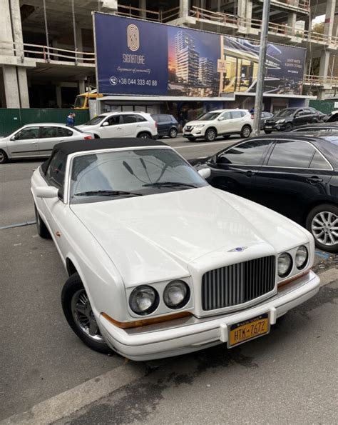 В Украине заметили самый дорогой кабриолет 90-х - Твоя МАШИНА