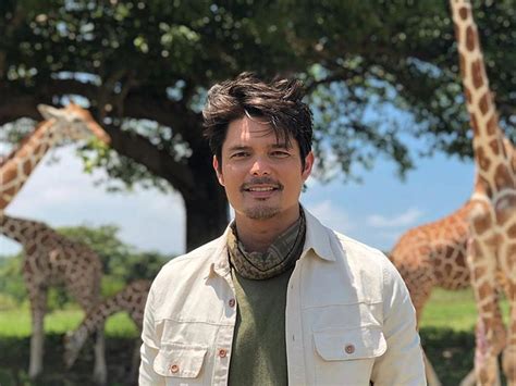 Dingdong Dantes Visits A Wildlife Sanctuary In Palawan Gma Entertainment