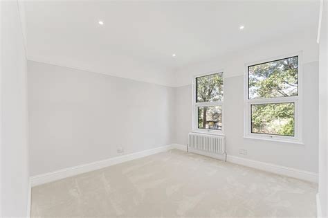 Theydon Street Walthamstow London E17 2 Bedroom Maisonette
