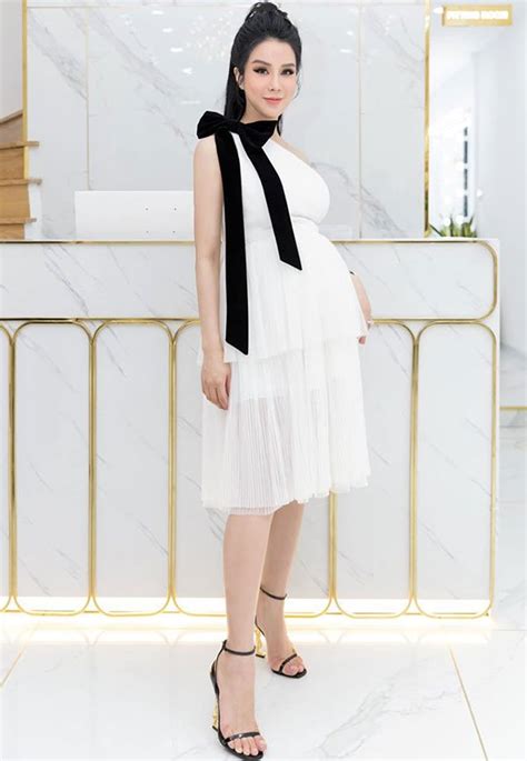 Người đẹp từng muốn giấu nhẹm ảnh nude vì môi trường cưới đại gia một năm bầu lần