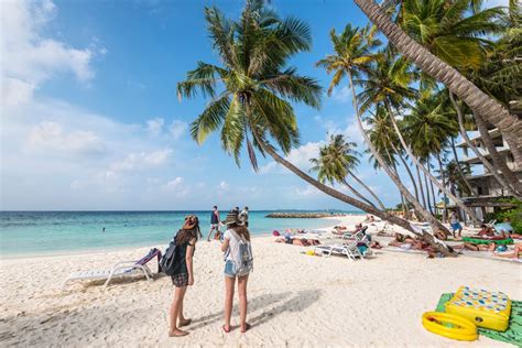 Aresztowana za bikini na plaży Policja zabrała kobietę siłą z rajskiej plaży