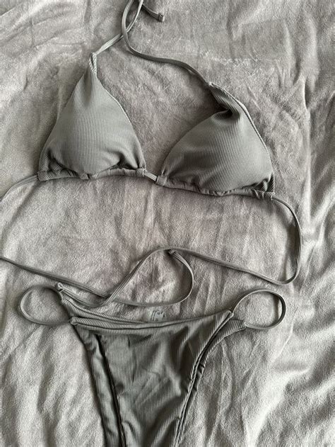 Gerippter Bikini Gr L perfekt für den Sommer Gebraucht in Reinach BL für CHF 10 mit