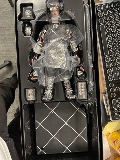 Hot Toys Mms Iron Man Tony Stark Mech Test Deluxe Version Carousell