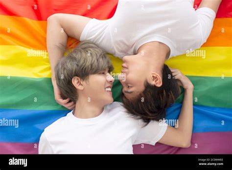 Gay asian men Banque de photographies et dimages à haute résolution Alamy
