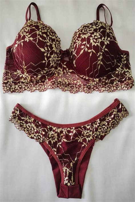 Conjunto de Lingerie de Renda Calcinha Fio Duplo e Sutiã Bojo e Aro Cores Escuras Arzzani
