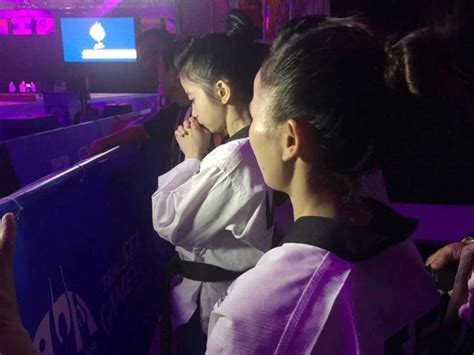 Hot girl Taekwondo Châu Tuyết Vân khóc nức nở vì trọng tài xử ép