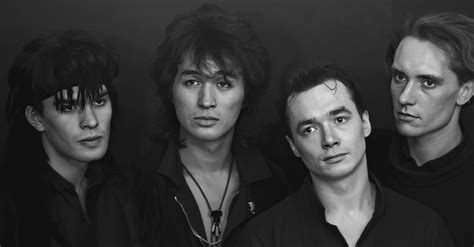 Kino - Кончится лето (Konchitsya leto) (English translation #9)