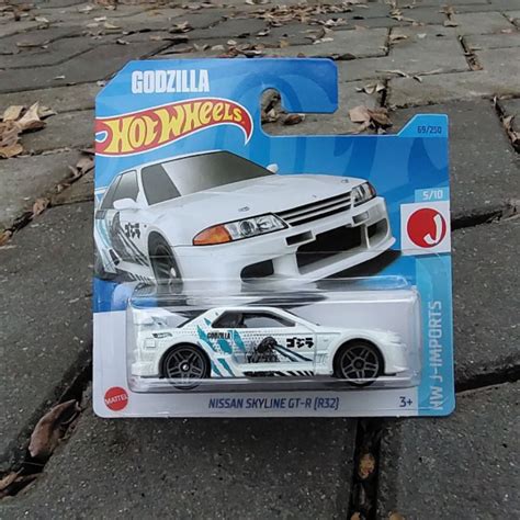 Hot Wheels Nissan Skyline Gt R R Godzilla Short Card Shopee Malaysia