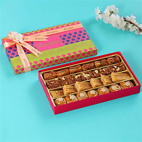 Buy Send Festive Sweet Box Online FNP