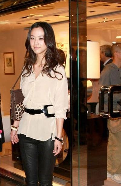 Fashion Coris Sao với tone màu nude