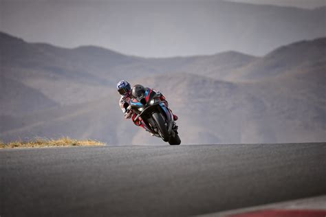 Bmw Goes Wild With Four Refreshed Superbikes And Hyper Naked Motorcycles Autoevolution