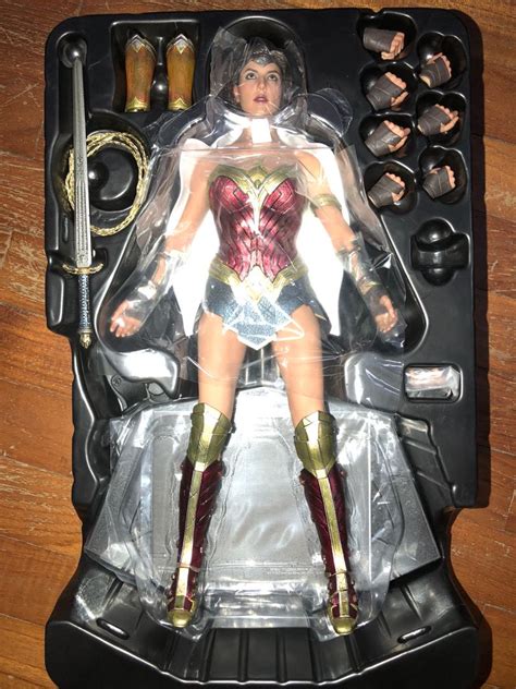 Hot Toys Wonder Woman Hobbies Toys Toys Games On Carousell