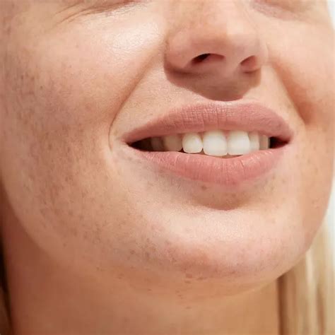 Luxury Nude Lips Nudity