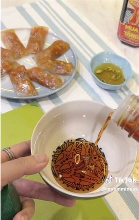 Hot TikToker Nguyễn Hồ Trà My khoe bí quyết chinh phục chồng ngoại quốc cách thức hóa ra rất