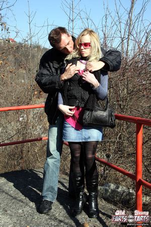 Horny Daring Teenager Sucks Senior Cock Hardcore Outdoor XXX Dessert