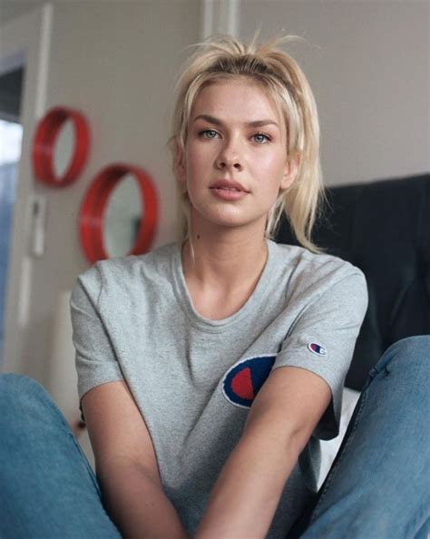 10 Hot Sexy Zsa Zsa Inci Burkle Bikini Pics