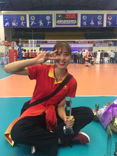 Nhan sắc xinh đẹp của hot girl bóng chuyền tuổi cao m