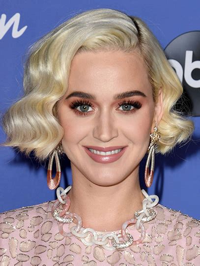 Chin Length Wigs Wavy Blonde Full Lace Chin Length Bobs Katy Perry Wigs
