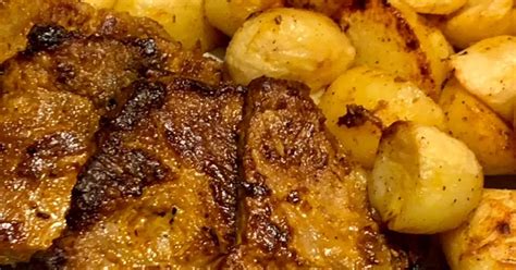 Свиной карбонат в маринаде запеченный с картофелем рецепт с фото ...